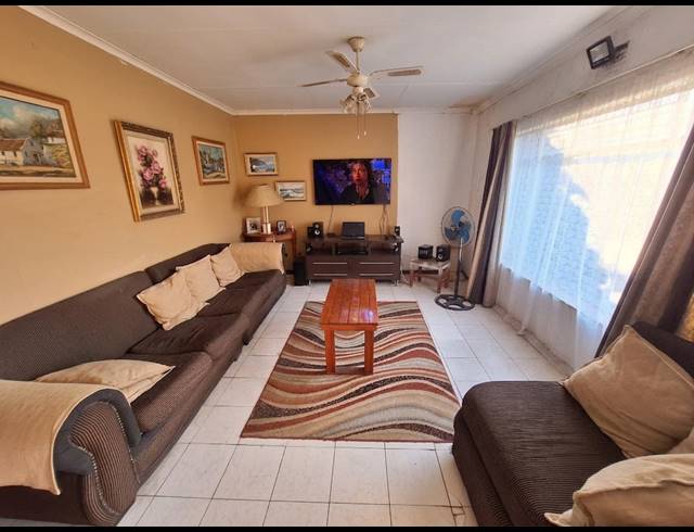 3 BEDROOM HOUSE FOR SALE IN VANDERBIJLPARK SE 6